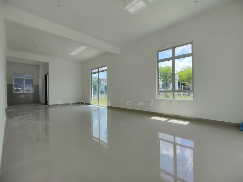 Rumah Teres untuk Dijual di Bandar Dato Onn (Tebrau) - Brown Cheng - Living Room - PropertyGuru.com.my
