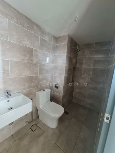 Condominium for Sale at M Arisa - Ai Tee Ong - 2nd Bathroom - PropertyGuru.com.my