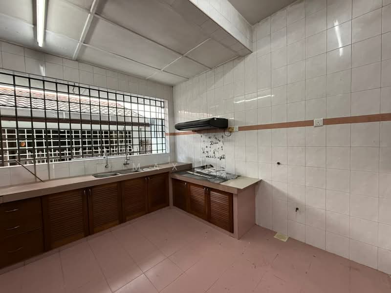 Semi-Detached House for Rent in Taman Perling (Perling) - Max Loh - Kitchen - PropertyGuru.com.my