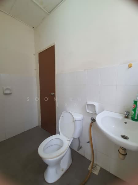2-storey Terraced House for Sale in Taman Saujana Impian (Kajang) - Soon Sheng Law - Bathroom - PropertyGuru.com.my