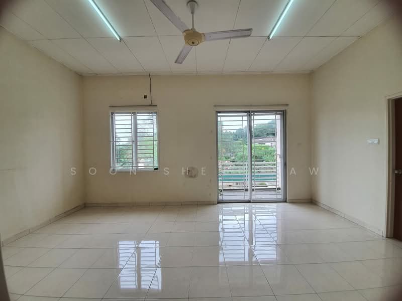 2-storey Terraced House for Sale in Taman Saujana Impian (Kajang) - Soon Sheng Law - Living Room - PropertyGuru.com.my