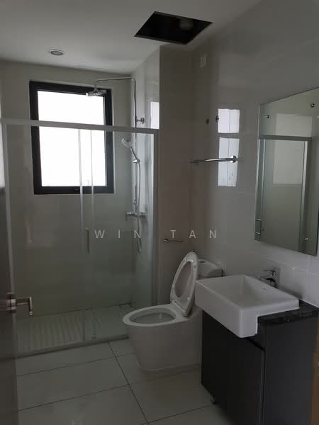 Condominium for Sale at Amberside @ Country Garden Danga Bay - Win Tan - Bathroom - PropertyGuru.com.my