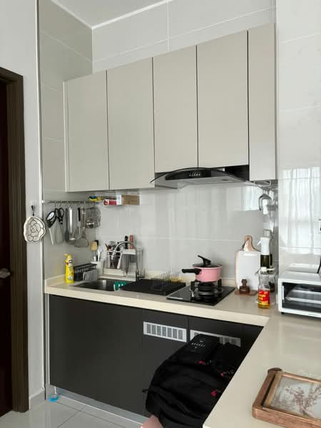 Condominium for Sale at Amberside @ Country Garden Danga Bay - Win Tan - Kitchen - PropertyGuru.com.my