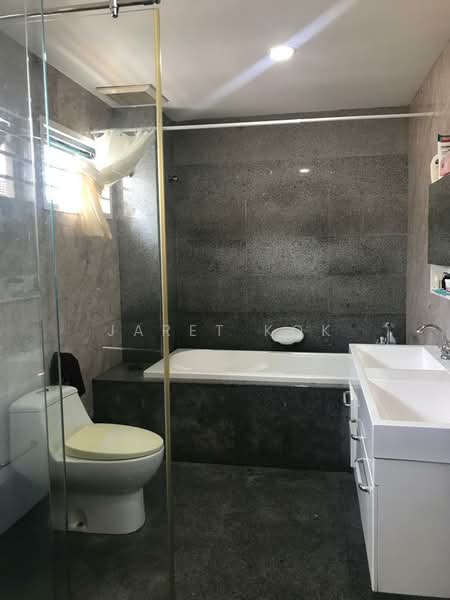 Semi-Detached House for Sale in Taman Tasik Indah Mewah (Batu) - jaret kok - Bathroom - PropertyGuru.com.my