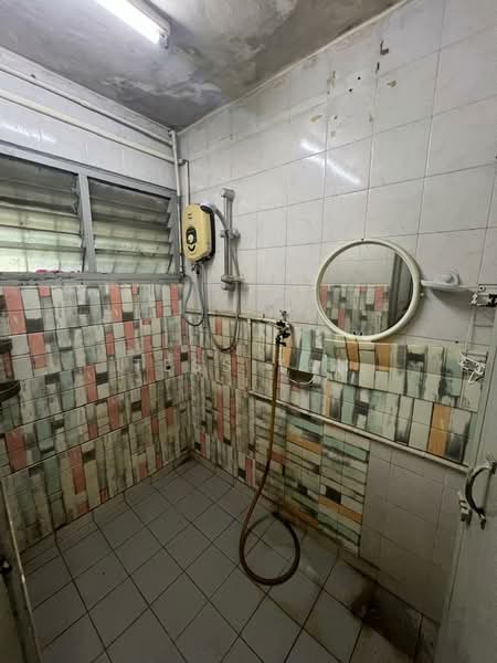Rumah Teres 1 Tingkat untuk Disewa di Kepong (Kuala Lumpur) - Tess Tan - Bathroom - PropertyGuru.com.my