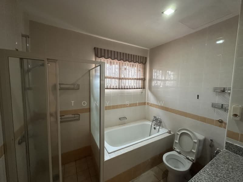 Rumah Berkembar untuk Dijual di Taman Bukit Segar (Cheras) - Tony Siow - Bathroom - PropertyGuru.com.my