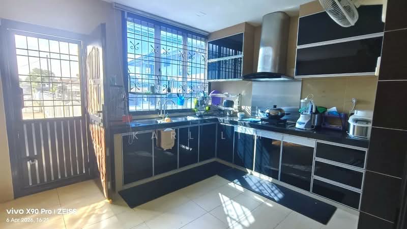 Rumah Teres 2 Tingkat untuk Dijual di Taman Molek (Johor Bahru) - Karl Lim - Kitchen - PropertyGuru.com.my