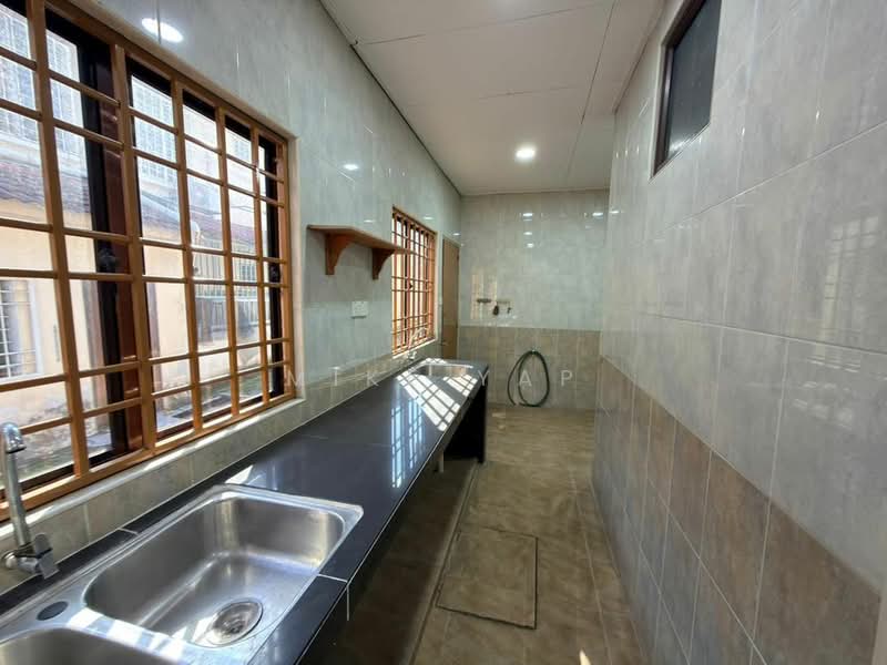 2-storey Terraced House for Sale in Petaling Jaya (Selangor) - Mike Yap - Kitchen - PropertyGuru.com.my