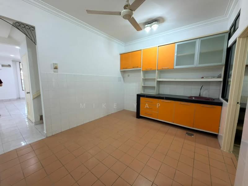 2-storey Terraced House for Sale in Petaling Jaya (Selangor) - Mike Yap - Kitchen - PropertyGuru.com.my
