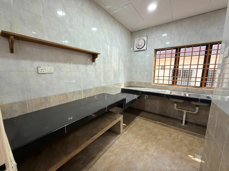 2-storey Terraced House for Sale in Petaling Jaya (Selangor) - Mike Yap - Kitchen - PropertyGuru.com.my