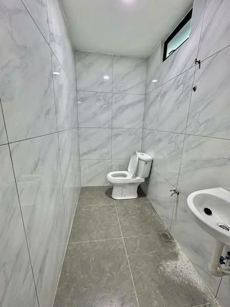 Rumah Teres 2 Tingkat untuk Dijual di Permas Jaya (Johor Bahru) - Desmond Lee - Bathroom - PropertyGuru.com.my