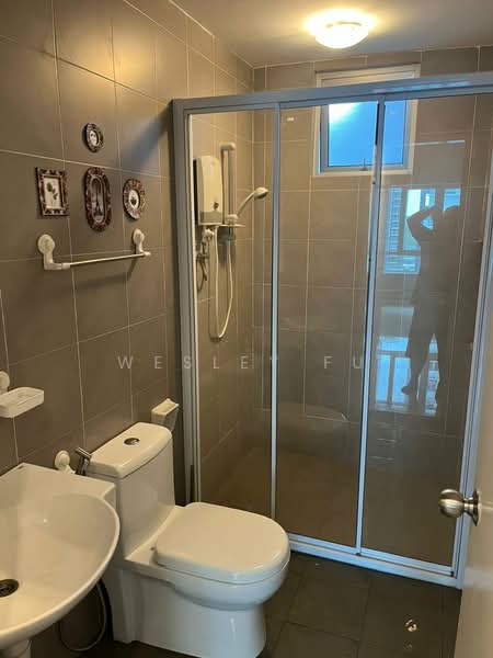Servis Apartment untuk Disewa di Savanna Executive Suite @ Southville City - Wesley Fu - Bathroom - PropertyGuru.com.my