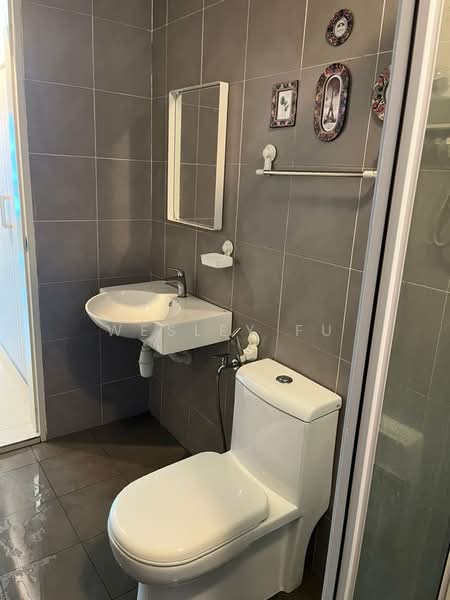 Servis Apartment untuk Disewa di Savanna Executive Suite @ Southville City - Wesley Fu - Bathroom - PropertyGuru.com.my