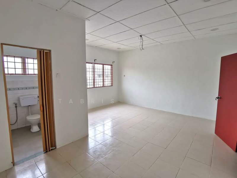 Rumah Teres 2 Tingkat untuk Disewa di Taman Sentosa (Klang) - Tabris Wong - Bathroom - PropertyGuru.com.my