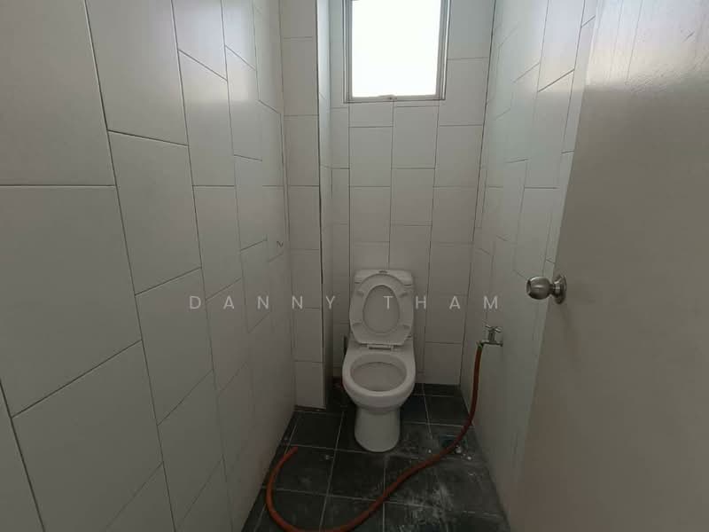 Shop for Sale in Saujana Puchong (Puchong) - DANNY THAM - Bathroom - PropertyGuru.com.my