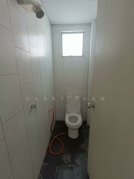 Shop for Sale in Saujana Puchong (Puchong) - DANNY THAM - Bathroom - PropertyGuru.com.my