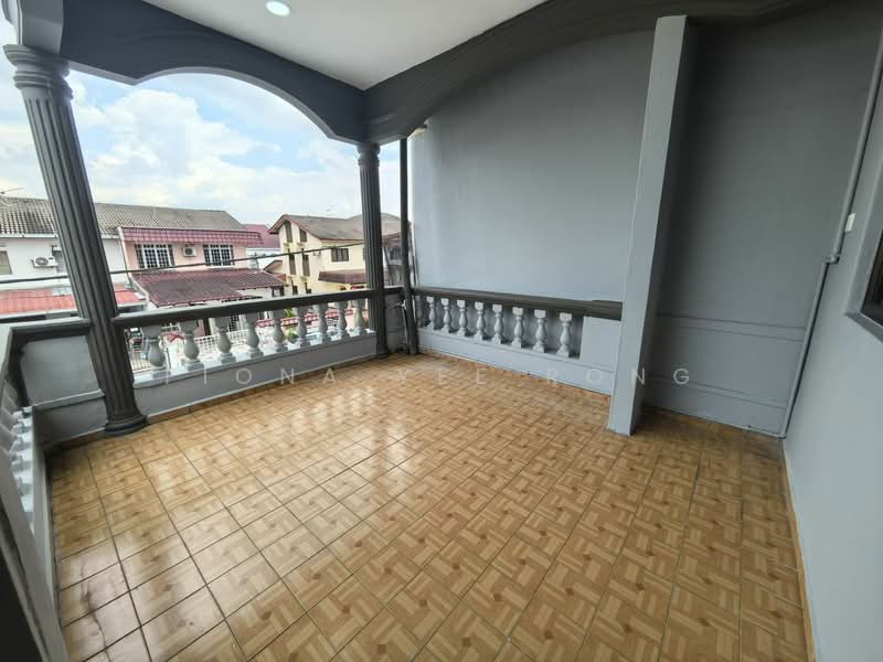 2-storey Terraced House for Sale in Taman Ungku (Johor Bahru) - Fiona Yee Rong - Balcony - PropertyGuru.com.my