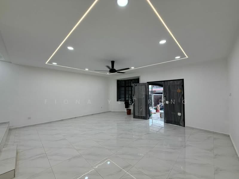 2-storey Terraced House for Sale in Taman Ungku (Johor Bahru) - Fiona Yee Rong - Living Room - PropertyGuru.com.my