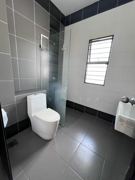 Rumah Teres 2 Tingkat untuk Dijual di Lakeside Residences (Puchong) - Kevin Tan - Bathroom - PropertyGuru.com.my