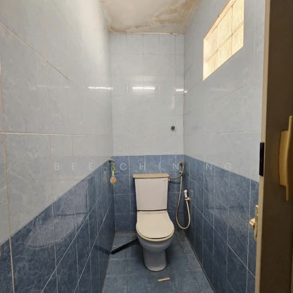 1-storey Terraced House for Sale in Taman Skyline (Jalan Klang Lama (Old Klang Road)) - Bee Chin Ng - Bathroom - PropertyGuru.com.my