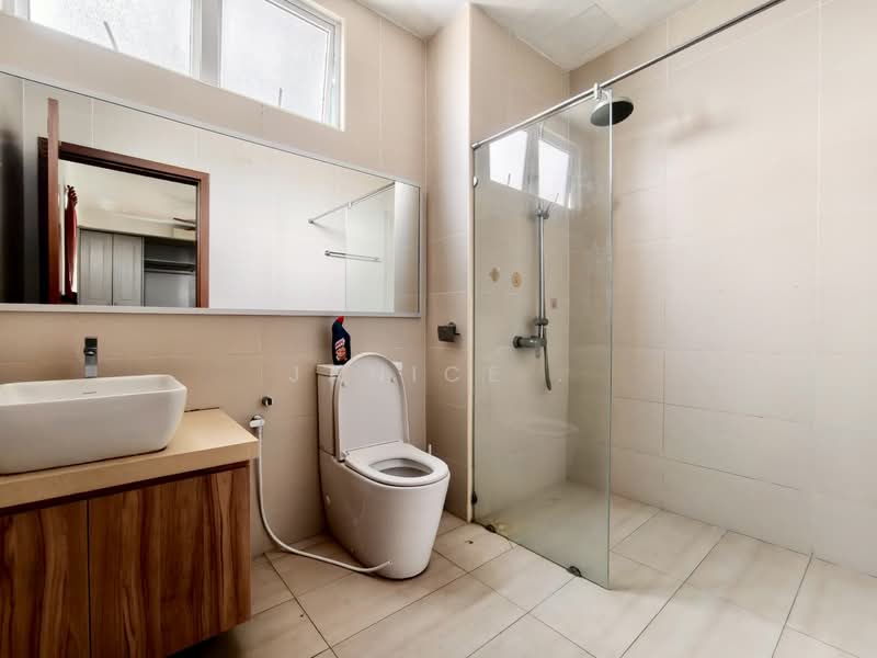 Service Residence for Sale at Grandview 360 - Janice . - Bathroom - PropertyGuru.com.my