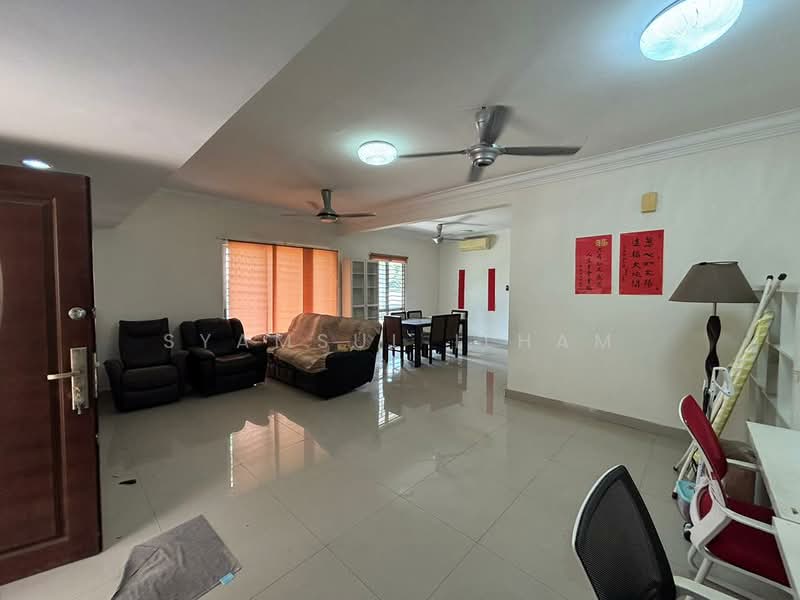 Rumah Teres 2 Tingkat untuk Dijual di Puchong (Selangor) - Syamsul Ilham - Living Room - PropertyGuru.com.my