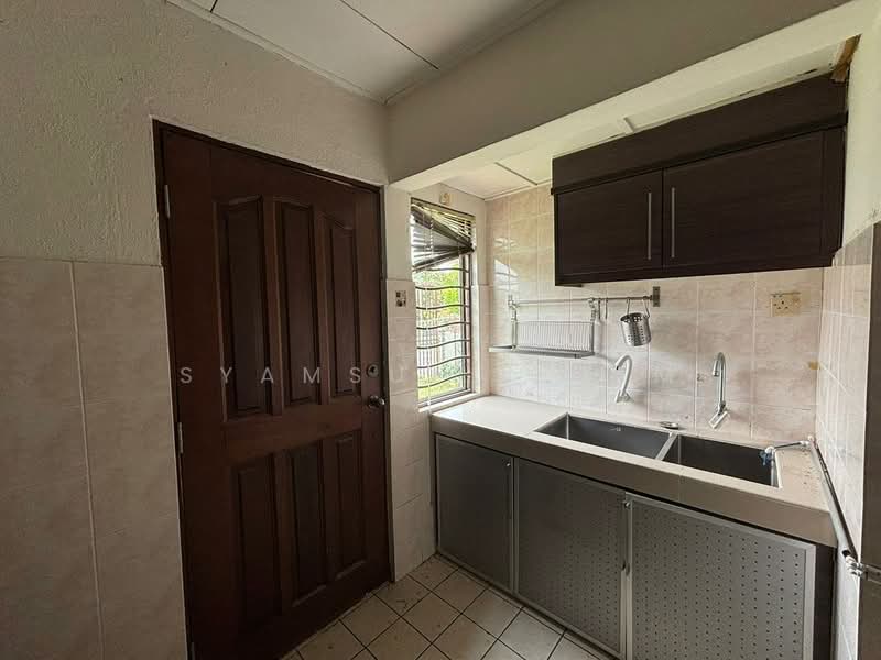 Rumah Teres 2 Tingkat untuk Dijual di Puchong (Selangor) - Syamsul Ilham - Kitchen - PropertyGuru.com.my