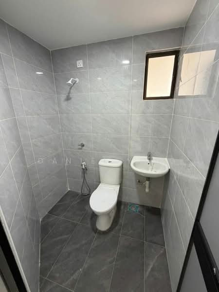 2-storey Terraced House for Sale in Taman Desa Cemerlang (Ulu Tiram) - Daniel Yong - Bathroom - PropertyGuru.com.my