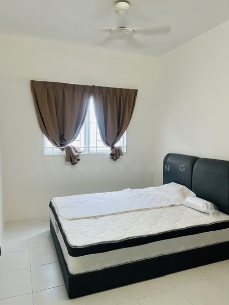Kondominium untuk Disewa di Residensi Sateria - Jesmy Foong - Bedroom - PropertyGuru.com.my