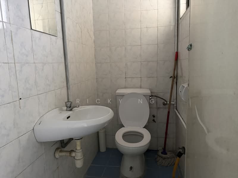 Office for Rent in Cheras (Kuala Lumpur) - Ricky Ng - Bathroom - PropertyGuru.com.my