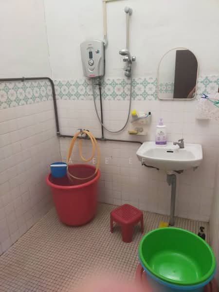 2-storey Terraced House for Sale in Paya Terubong (Ayer Itam) - A Ee Ee - Bathroom - PropertyGuru.com.my