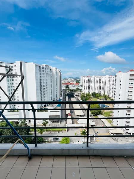Kondominium untuk Disewa di Putra Place Condominium - Apple Yeap - Balcony - PropertyGuru.com.my