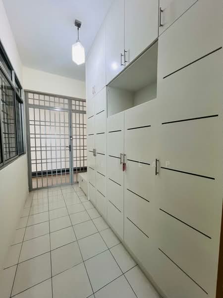 Kondominium untuk Disewa di Putra Place Condominium - Apple Yeap - Corridor - PropertyGuru.com.my