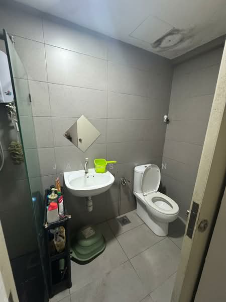 Servis Apartment untuk Disewa di Avenue D'Vogue - James Tan - Bathroom - PropertyGuru.com.my