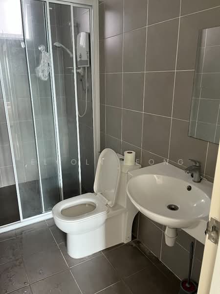 Servis Apartment untuk Disewa di Savanna Executive Suite @ Southville City - Elcoln Leong - Bathroom - PropertyGuru.com.my