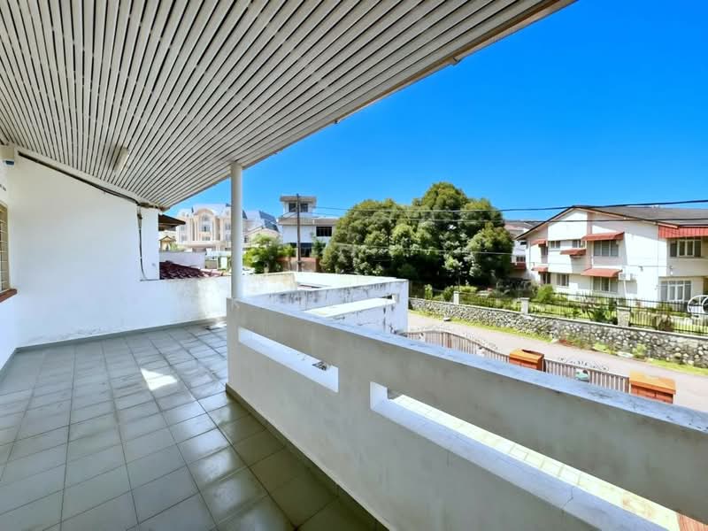 2-storey Terraced House for Sale in Taman Pelangi (Johor Bahru) - Karl Lim - Balcony - PropertyGuru.com.my