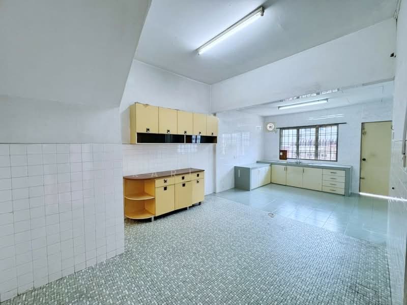 2-storey Terraced House for Sale in Taman Pelangi (Johor Bahru) - Karl Lim - Kitchen - PropertyGuru.com.my