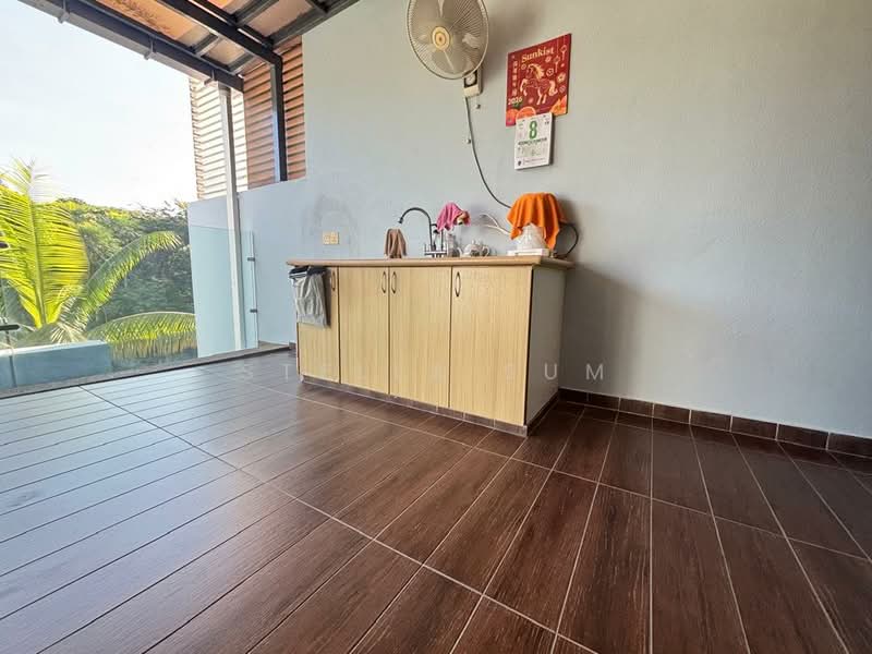 2.5-storey Terraced House for Sale in Putra Heights (Subang Jaya) - Stella Sum - Lanai - PropertyGuru.com.my