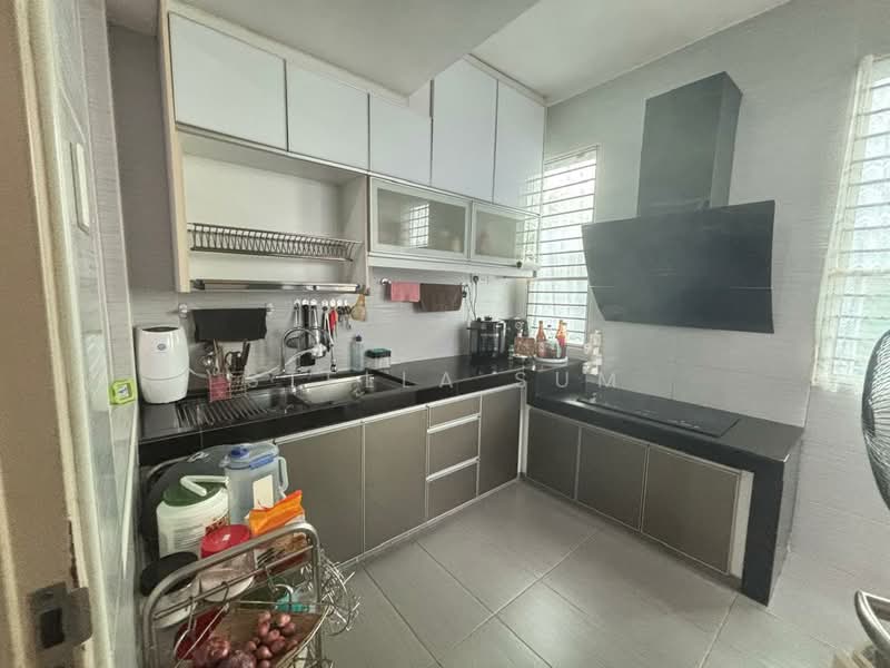 2.5-storey Terraced House for Sale in Putra Heights (Subang Jaya) - Stella Sum - Kitchen - PropertyGuru.com.my