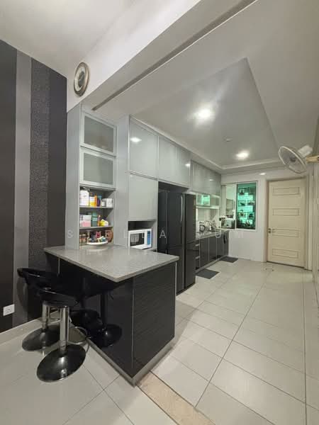 2.5-storey Terraced House for Sale in Putra Heights (Subang Jaya) - Stella Sum - Dry Kitchen - PropertyGuru.com.my