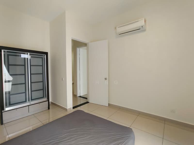 Rumah Teres 2 Tingkat untuk Disewa di Taman Mount Austin (Tebrau) - VK Hng - Bedroom - PropertyGuru.com.my