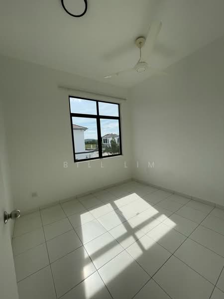 Rumah Teres 2 Tingkat untuk Dijual di Eco Grandeur (Puncak Alam) - Bill Lim - Bedroom - PropertyGuru.com.my