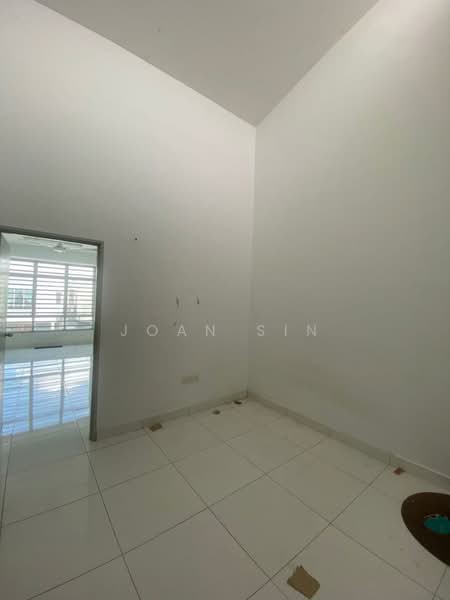2-storey Terraced House for Sale in Taman Bestari Indah (Ulu Tiram) - Joan Sin - Interior - PropertyGuru.com.my