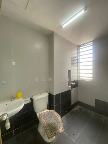 2-storey Terraced House for Sale in Taman Bestari Indah (Ulu Tiram) - Joan Sin - Bathroom - PropertyGuru.com.my