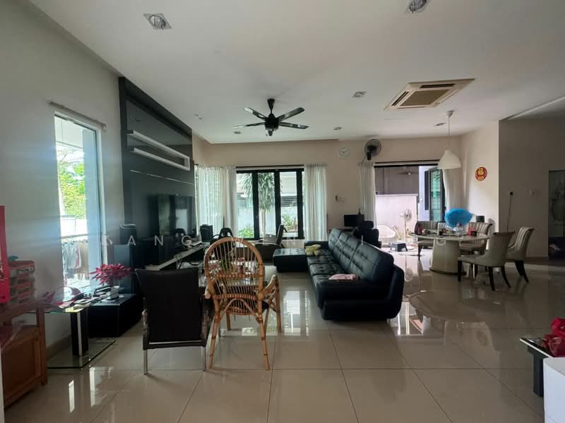 Cluster House for Sale in Taman Adda Heights (Tebrau) - Kang Wen Xiang - Living Room - PropertyGuru.com.my