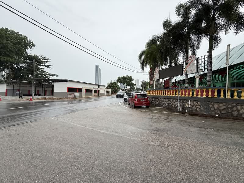 Semi-Detached House for Sale in Taman Pelangi (Johor Bahru) - Carrien Siow - Exterior - PropertyGuru.com.my