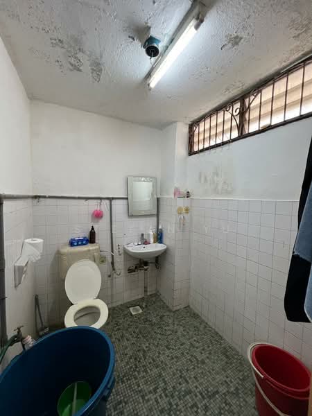 2-storey Terraced House for Sale in Johor Bahru (Johor) - Stefan Yu - Bathroom - PropertyGuru.com.my
