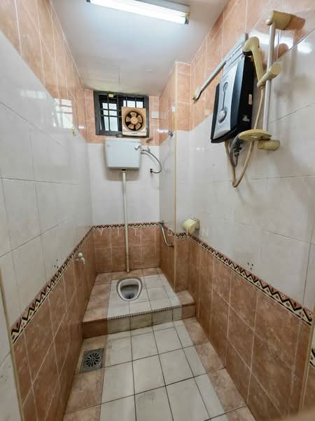Rumah Teres 2 Tingkat untuk Dijual di Taman Pelangi (Johor Bahru) - Yit Sin - Bathroom - PropertyGuru.com.my