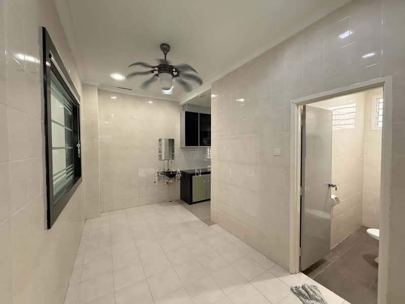 2-storey Terraced House for Rent in Bandar Putra (Kulai) - Ryan Eo - Bathroom - PropertyGuru.com.my