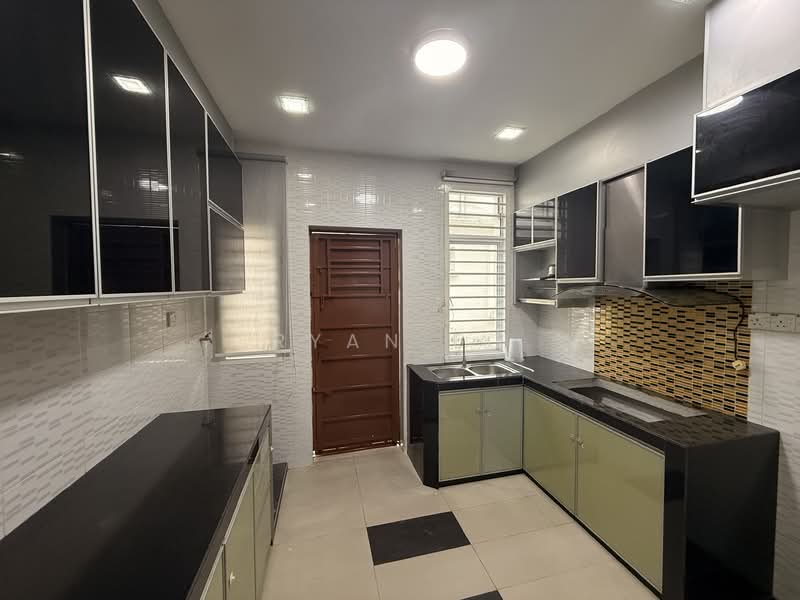 2-storey Terraced House for Rent in Bandar Putra (Kulai) - Ryan Eo - Kitchen - PropertyGuru.com.my